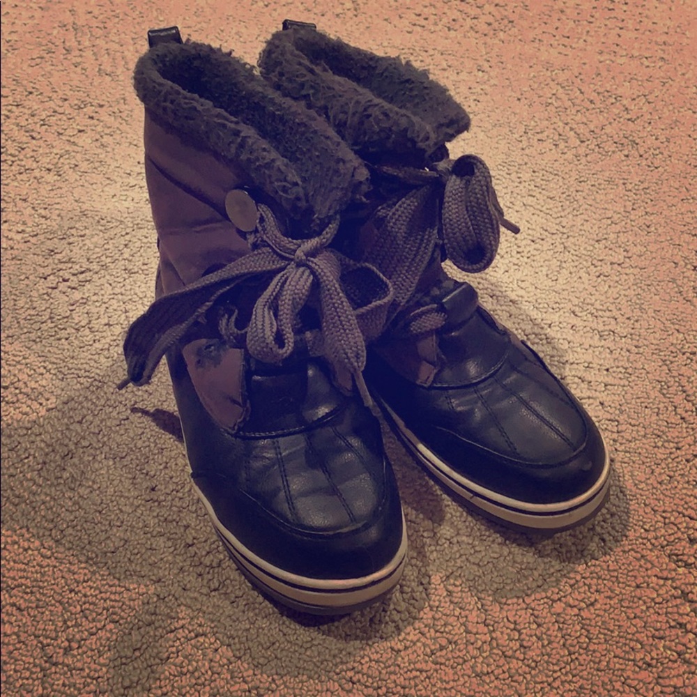 black lace up winter boots